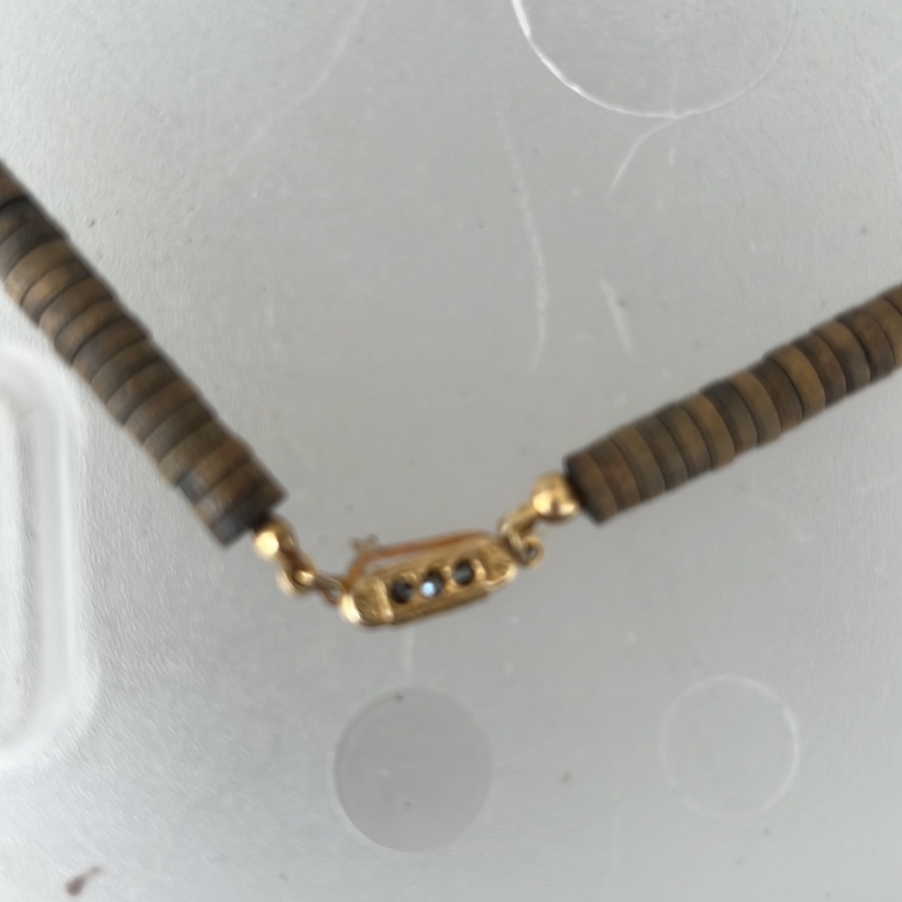 Pula Shell Necklace - Picture 5 of 6
